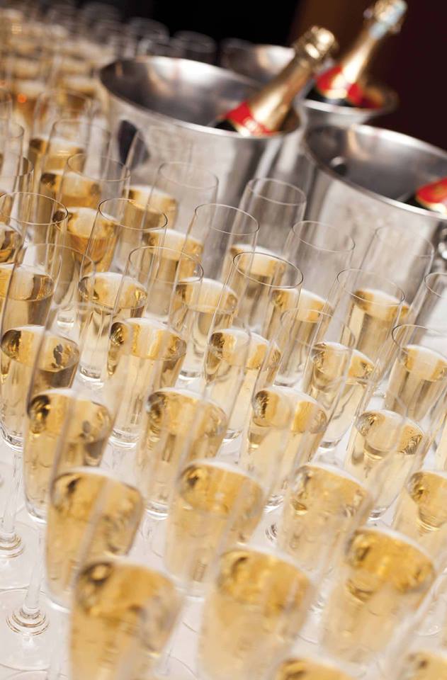 Bedrijfsfeest organiseren - champagne